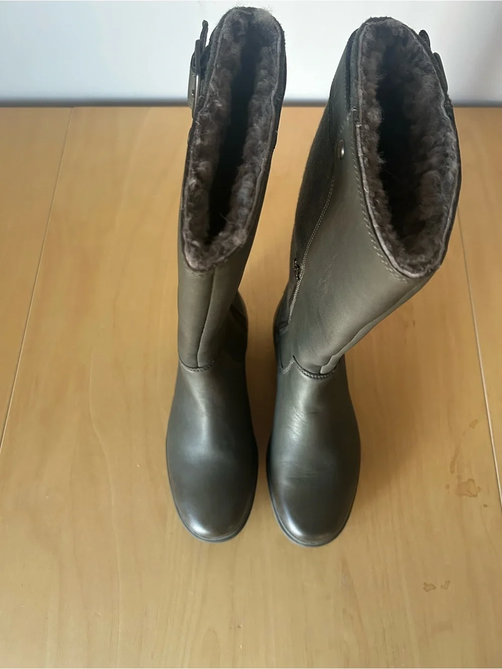 UGG stylish green